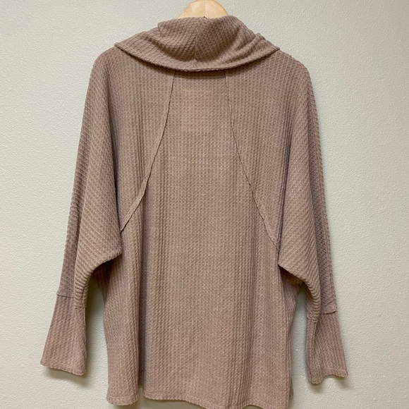 BNWT LuLaRoe Kristen Sweater Sz M - Picture 2 of 5